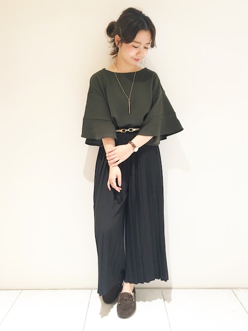 and it_OSAKAまなちゅさんのシャツ/ブラウス「楊柳ワイドスリーブプルオーバー(and it_|アンドイット)」を使ったコーディネート