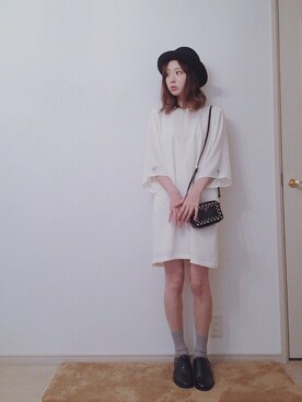 AMO is wearing UNTITLED "フェルトボーラーハット"