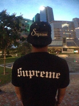 NYC is wearing Supreme "Supreme 帽"
