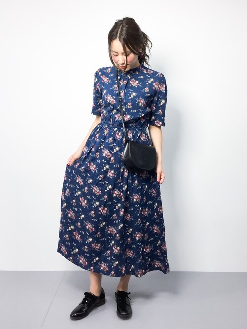 ぐっさんさんの「BAND COLLAR FLOWER OP(MOUSSY)」を使ったコーディネート