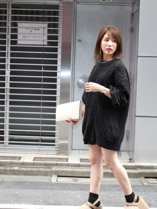 舟山久美子♡くみっきー使用「MICOAMERI（フリルプリーツショートパンツ）」的時尚穿搭