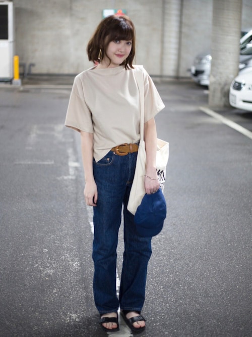 プチプラのあやさんのTシャツ/カットソー「サカリバスリットチュニックSS 721639(LOWRYS FARM|ローリーズ ファーム)」を使ったコーディネート
