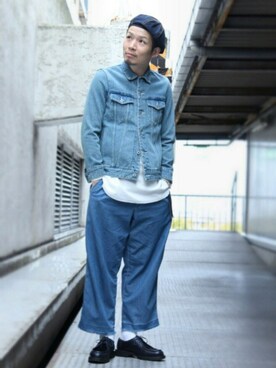 fuzee is wearing JUNRed "ヴィンテージフィニッシュGジャン"
