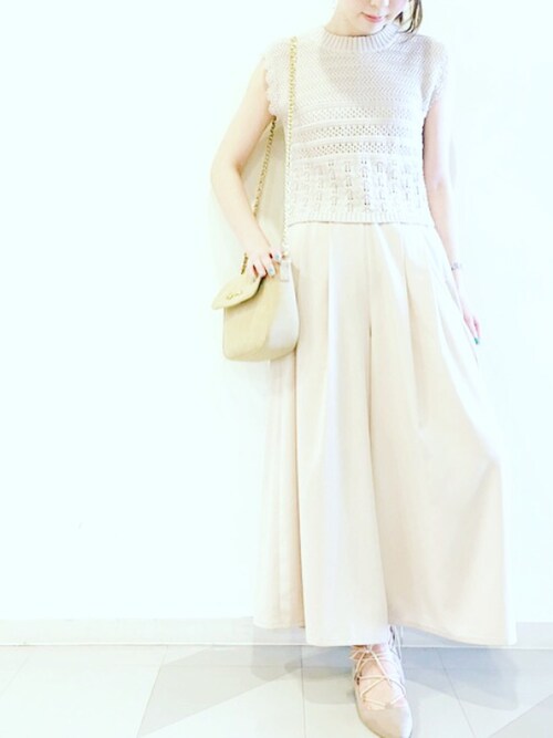 who's who Chico HEPFIVE店|LISAさんのベスト「 透かし柄ハイネックニットベスト(who's who Chico|フーズフーチコ)」を使ったコーディネート