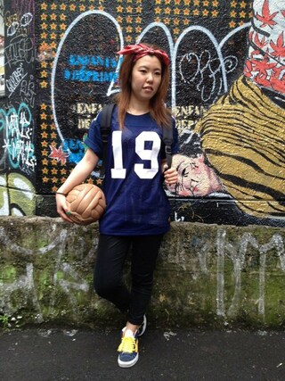 Chihiro使用「AVIREX（avirex/アヴィレックス/メンズ/UCLA フットボールTシャツ"BRUINS"）」的時尚穿搭