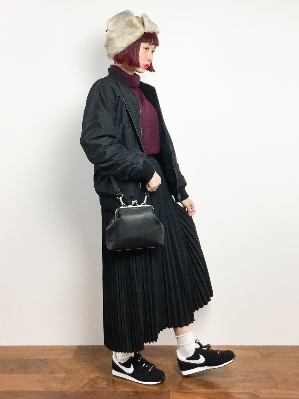 ナイキシューズ×プリーツスカート