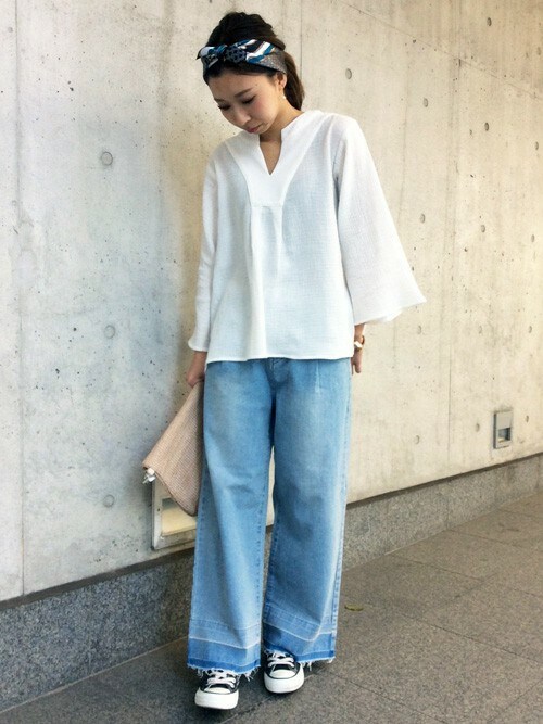 Factor= AOYAMA|Takahashiさんのデニムパンツ「《16'SS》 Factor= 裾ほどきデニムパンツ(Factor=|ファクターイコール)」を使ったコーディネート