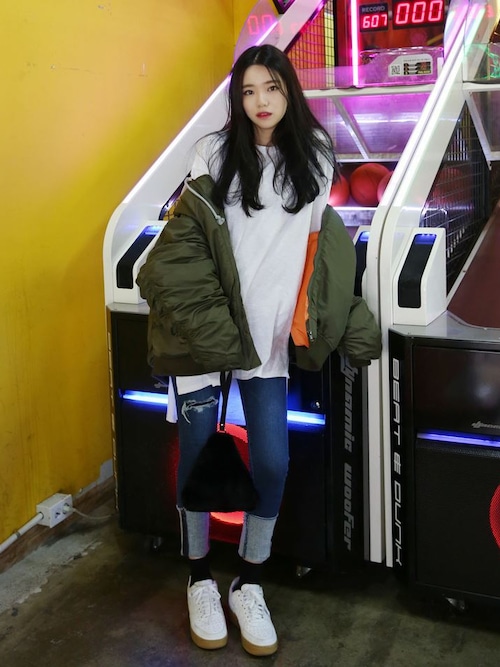 66ガールズさんの「ルーズフード付き中綿入りジャケット」を使ったコーディネート