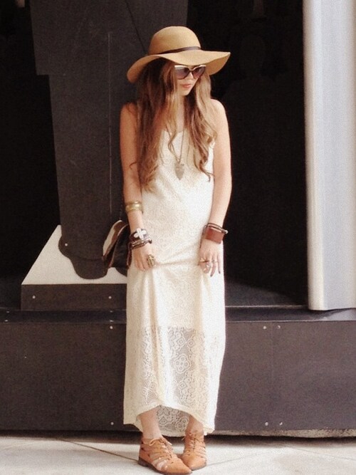 Rie Victoria Aoki is wearing "Lace maxi dress"
