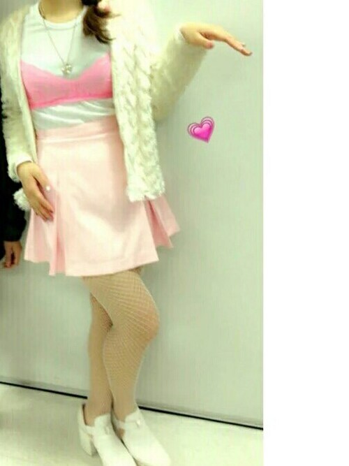 ウユ is wearing MONKI