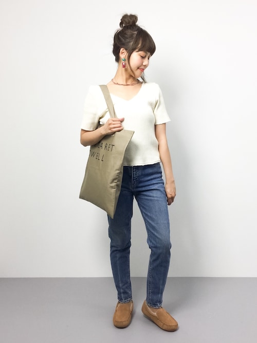 ZOZOTOWN内山陽菜さんのニット/セーター「断ち切りVネックショートスリーブプルオーバー/AEBFC タチキリ V/N SSL PO●(Another Edition|アナザーエディション)」を使ったコーディネート