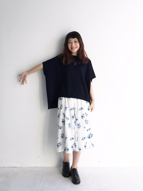 haco!|iyuさんのニット/セーター「ポンチョライクゆったりニットトップス(haco!|ハコ)」を使ったコーディネート