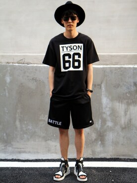 RELIZMPRODUCT｜송재호使用「RELIZM PRODUCT（CHAMPION RELIZMPRODUCT TYSON number t-shirt rp4b-ts007）」的時尚穿搭