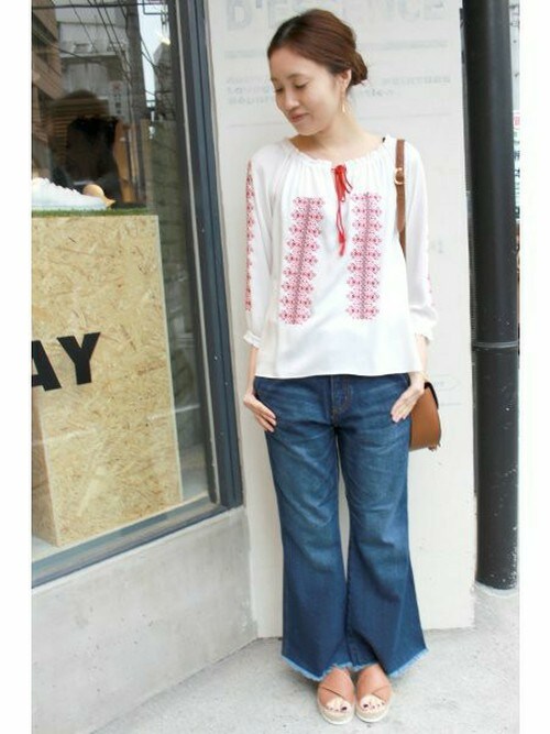 SLOBE IENA本社|Sallyさんのシャツ/ブラウス「クロス刺繍ブラウス◆(SLOBE IENA|スローブイエナ)」を使ったコーディネート