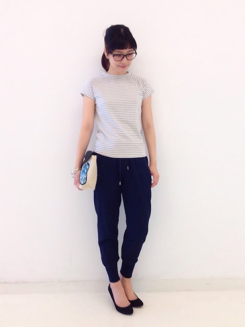 haco!|MAKORIさんのパンツ「SHE THROUGH SEA #インディゴ染め裏毛のアーバンスウェットパンツ<インディゴ>(haco!|ハコ)」を使ったコーディネート