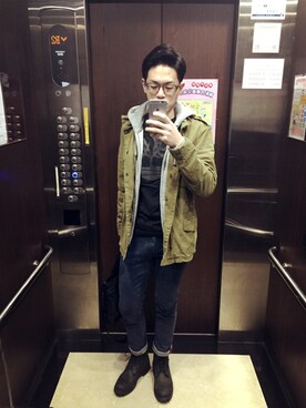 Chang Keng使用「ユニクロ（MEN スウェットフルジップパーカ（長袖））」的時尚穿搭