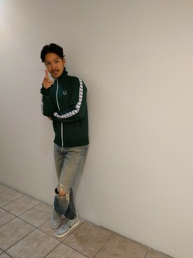 FRED PERRY 札幌ステラプレイス｜YUKI HAMAGUCHI使用「FRED PERRY（Laurel Taped Track Jacket）」的時尚穿搭