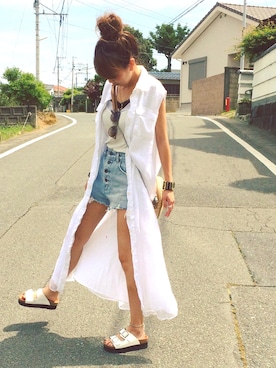 白のアイテムを合わせて、爽やかに♡