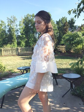 Annabel Cannoy is wearing aliceMcCALL