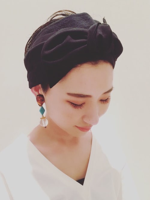 Adam et Rope' 三宮OPA |kaho haezukaさんのヘアバンド「【16AW先行予約】マッドツイストカチューム(ADAM ET ROPE'|アダム エ ロペ)」を使ったコーディネート