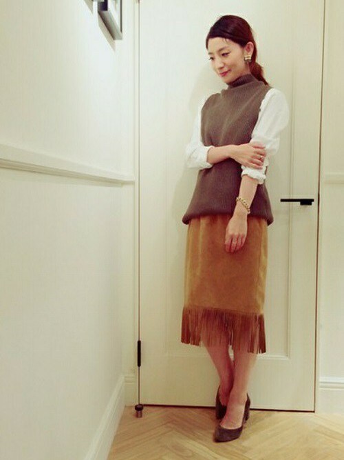 SAKI使用「ROPE' mademoiselle（フェイクスウェードフリンジスカート）」的時尚穿搭