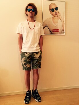AKIHIRO TSUCHIHASHI使用「Supreme（非売品ポスター）」的時尚穿搭