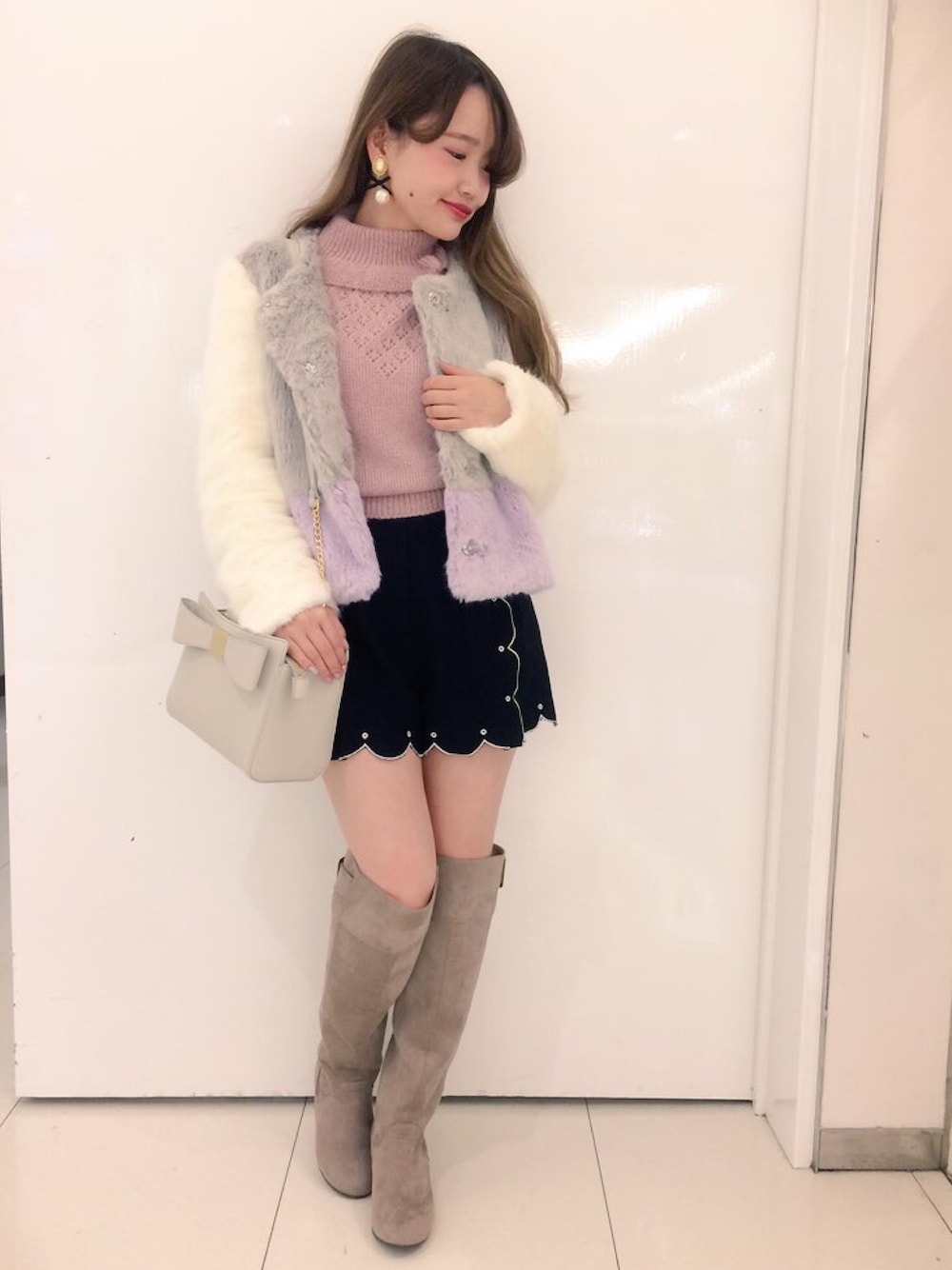 ベージュのニーハイブーツ♡