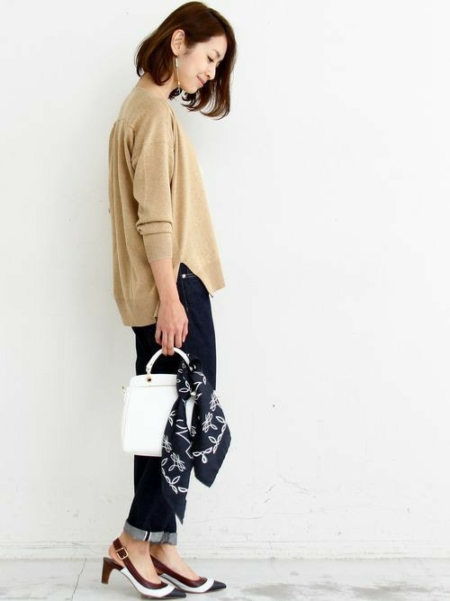 BEAUTY&YOUTH UNITED ARROWS|BEAUTY&YOUTH オフィススタッフ 02さんのニット/セーター「【WEB限定】【手洗い可能】by ※∵バックドレープVネックニット(BEAUTY&YOUTH UNITED ARROWS|ビューティアンドユースユナイテッドアローズ)」を使ったコーディネート