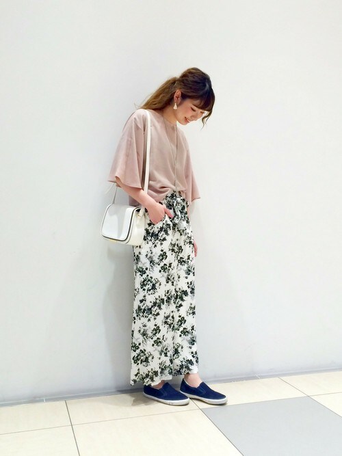 BLISS POINT マークイズ静岡|BLISS POINT マークイズ静岡店 Womens Staff3さんのシャツ/ブラウス「GZドルマンフレアスリーブブラウス/713282(BLISS POINT|ブリスポイント)」を使ったコーディネート