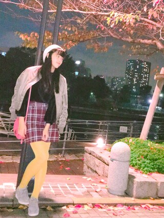 RUNA is wearing Heather "HEアソートダイケイスカート　729616"