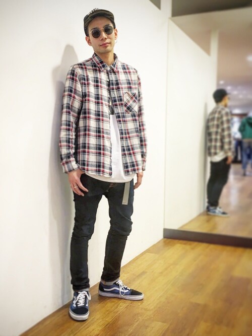 higucci is wearing SEVENDAYS=SUNDAY "１０／＿チェック　長袖レギュラーシャツ"