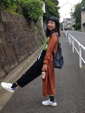 Hongニジ is wearing SLY