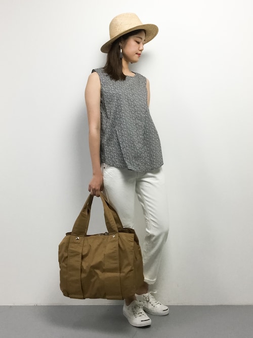 ZOZOTOWN|ちゅんさんのシャツ/ブラウス「《arrive paris》タナローンリバティープリントブラウス(HUMAN WOMAN|ヒューマンウーマン)」を使ったコーディネート