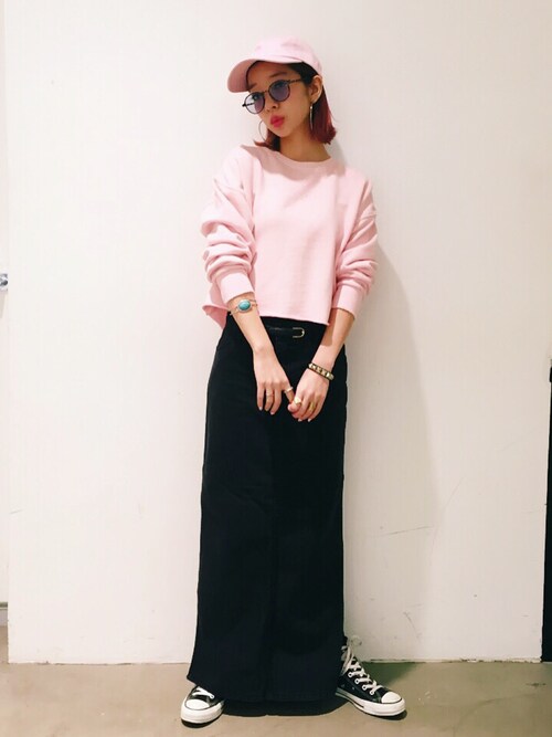 AMIAYA is wearing jouetie "クラッシュショートスウェット"