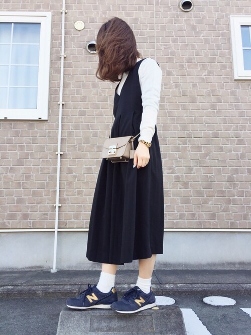 ×ニューバランス紺スニーカー