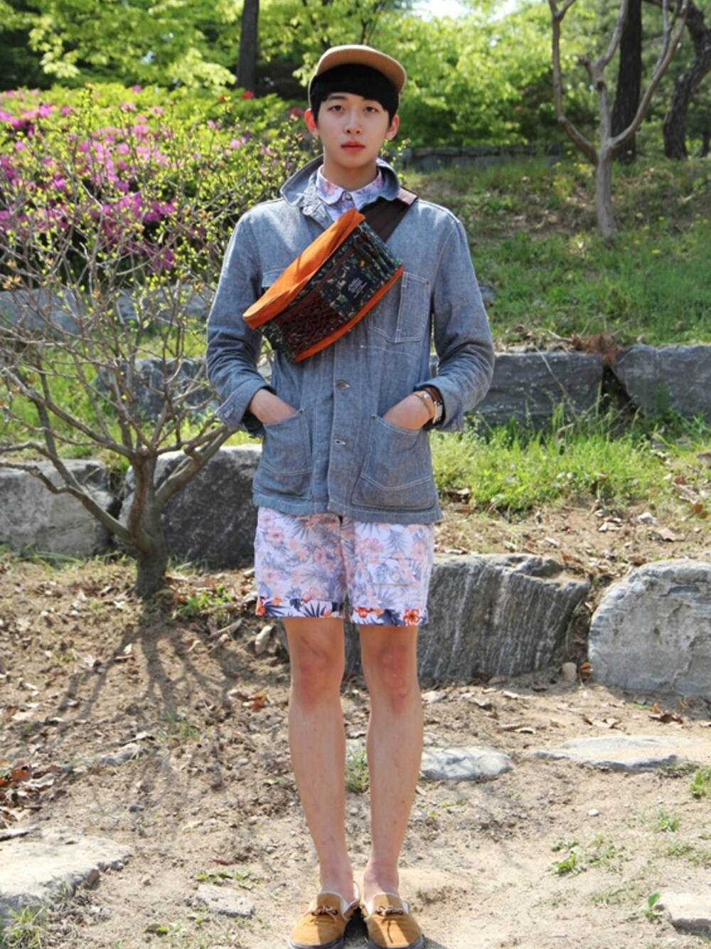 「CUSTOMELLOW、 커스텀멜로우、 웨이스트백、 waist bag」｜「customellowのcamo waist bag（ボディバッグ/ウエストポーチ、グリーン系）」を使った、customellowさん（メンズ・180cm）の夏コーディネートの1枚目の写真