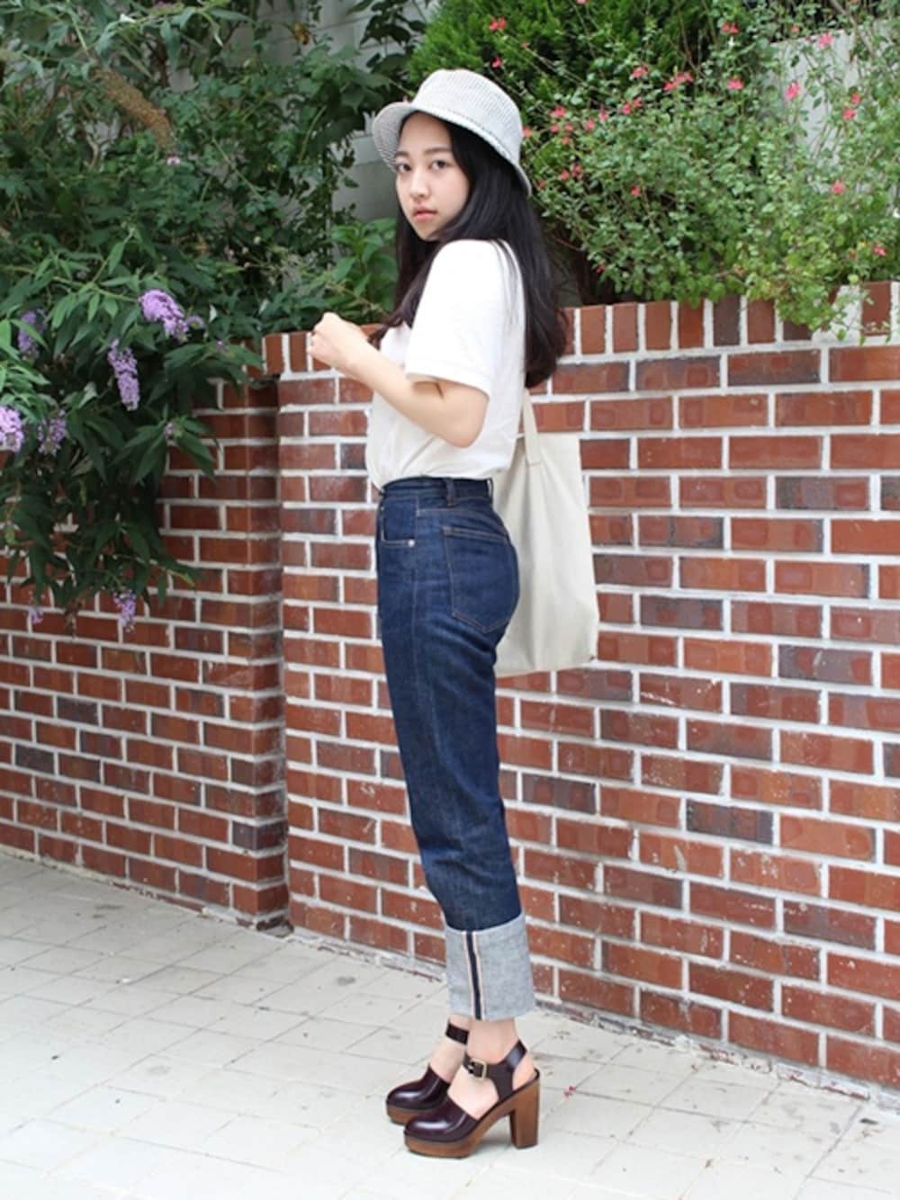 「커스텀멜로우、 customellow、 gentee、 젠티」｜「customellowの[gentee] ankle strap sandal（ドレスシューズ、ブラック系）」を使った、customellowさん（レディース・165cm）の秋コーディネートの1枚目の写真
