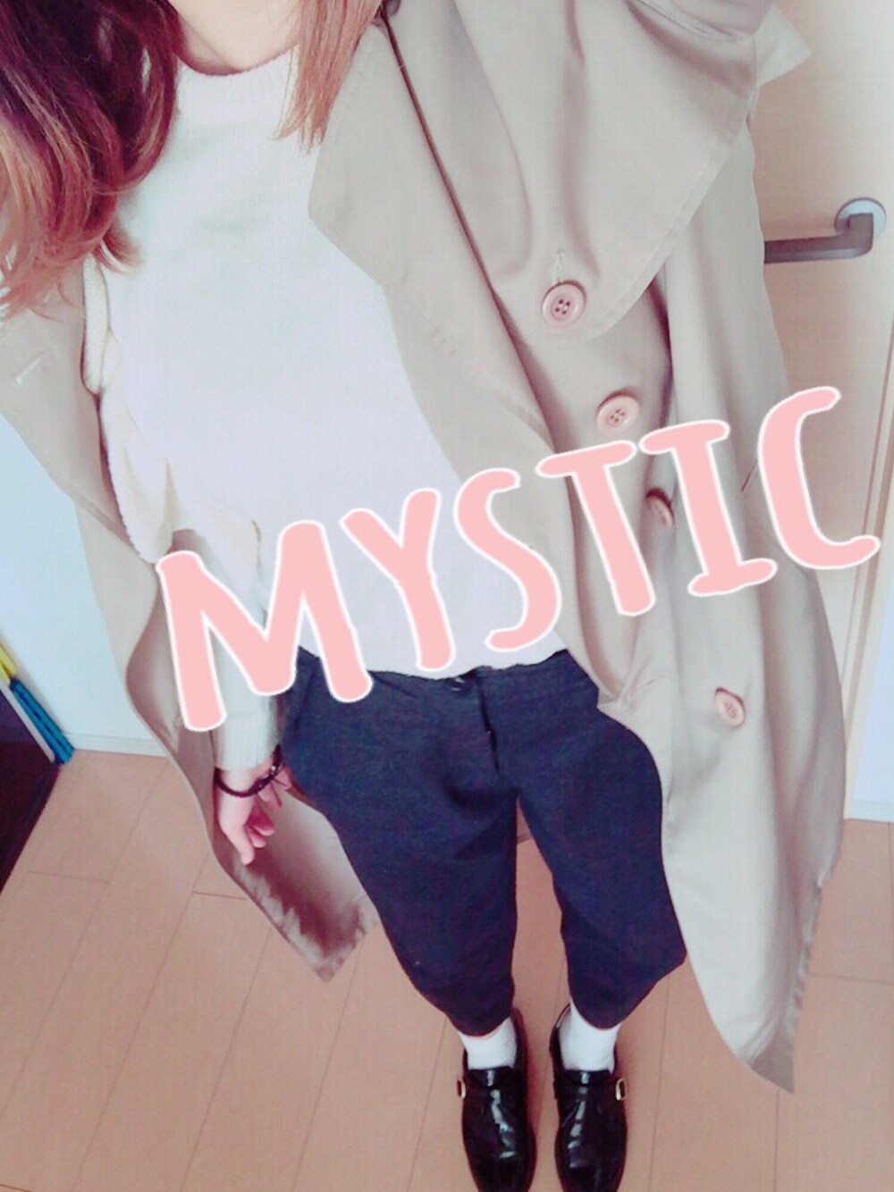 「大人カジュアル」｜「mysticのライナー付きトレンチコート（トレンチコート、ベージュ系）」を使った、あむちゃーんさん（レディース・158cm）の秋コーディネートの1枚目の写真