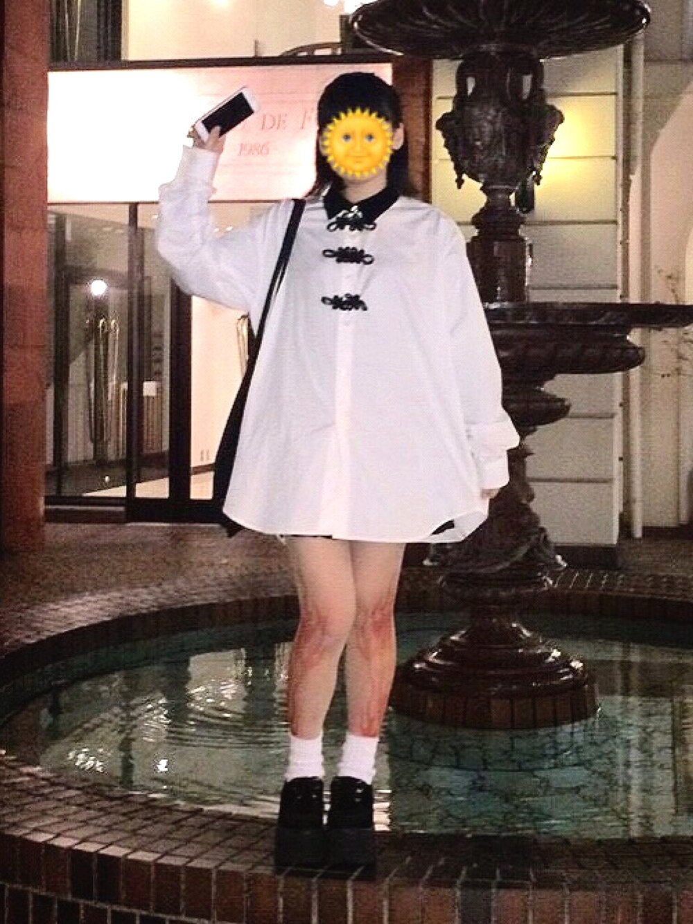 「原宿、チャイナシャツ、モノクロ」｜「monomaniaのアイテム（シャツワンピース、ホワイト系）」を使った、のゑ ちゃんさん（レディース・156cm）の春コーディネートの1枚目の写真