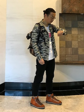「SEVENDAYS=SUNDAY（セブンデイズサンデイ）のアイテム（バッグ）」を使った、Kit Gorさん（メンズ・167cm）の秋コーディネート