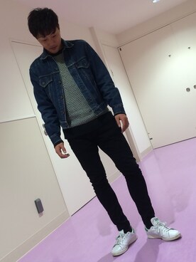 「Levi's（リーバイス）のアイテム（デニムジャケット、ブルー系）」を使った、共亮さん（メンズ・177cm）の冬コーディネート