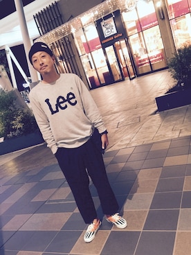 「Lee（リー）の【 Lee×CIAOPANIC TYPY】Lee別注ロゴスウェット（スウェット、グレー系）」を使った、共亮さん（メンズ・177cm）の秋コーディネート