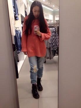 「H&M（エイチ・アンド・エム）のアイテム（ニット/セーター、オレンジ系）」を使った、兔儿宝宝去看书さんの春コーディネート