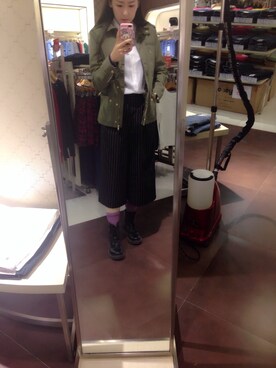 「H&M（エイチ・アンド・エム）のアイテム（ミリタリージャケット、グリーン系）」を使った、兔儿宝宝去看书さんの春コーディネート