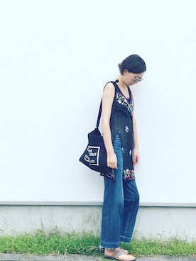 「刺繍」｜「アイテム（ビーチサンダル）」を使った、stylist komakiさん（レディース・162cm）の夏コーディネート