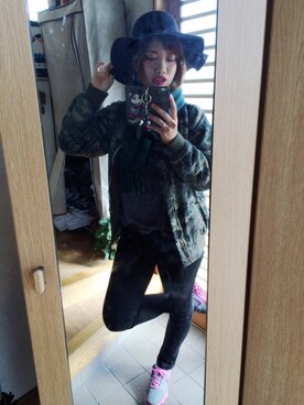 「アイテム（その他シューズ、グレー系）」を使った、みづきんぎょさん（レディース・168cm）の冬コーディネート