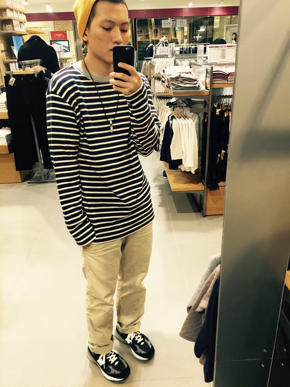 「armor lux、New Balance、fingercroxx、base control」｜「Armor luxのアイテム（Tシャツ/カットソー、ブラック系）」を使った、蕭柏源さん（メンズ・172cm）の秋コーディネートの1枚目の写真