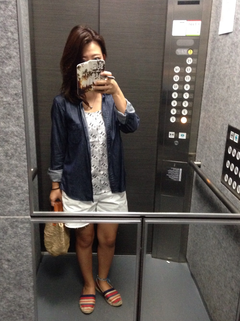 「休日、デニム族」｜「UNIQLOのアイテム（シャツ/ブラウス、ブルー系）」を使った、Yuka さん（レディース・150cm）の秋コーディネートの1枚目の写真