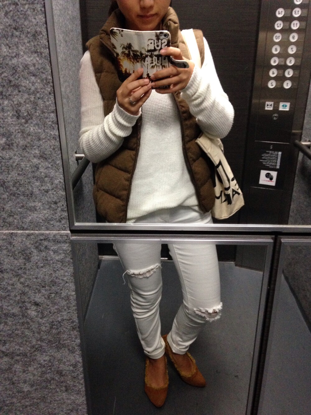 「休日」｜「OLD NAVYのアイテム（ニット/セーター、ホワイト系）」を使った、Yuka さん（レディース・150cm）の秋コーディネートの1枚目の写真