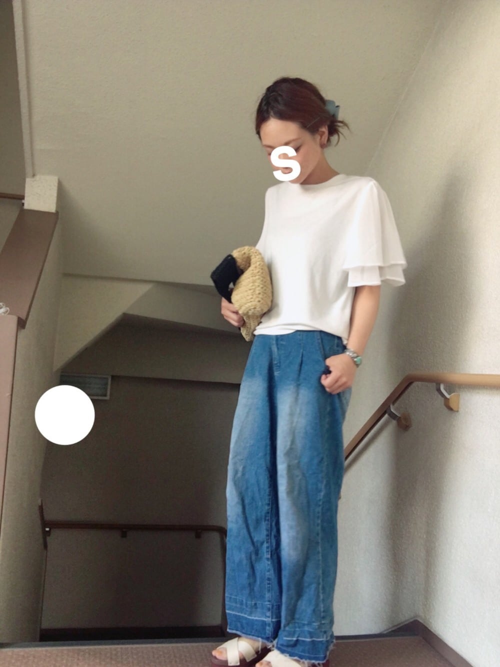 「シンプルスタイル、サンダル、夏コーデ、シロティシャツ」｜「LEPSIMのソデフハクフレアプルオーバーSS　712219（Tシャツ/カットソー、ホワイト系）」を使った、skyさん（レディース・153cm）の夏コーディネートの1枚目の写真